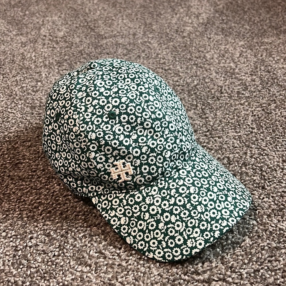 Tory Burch baseball cap